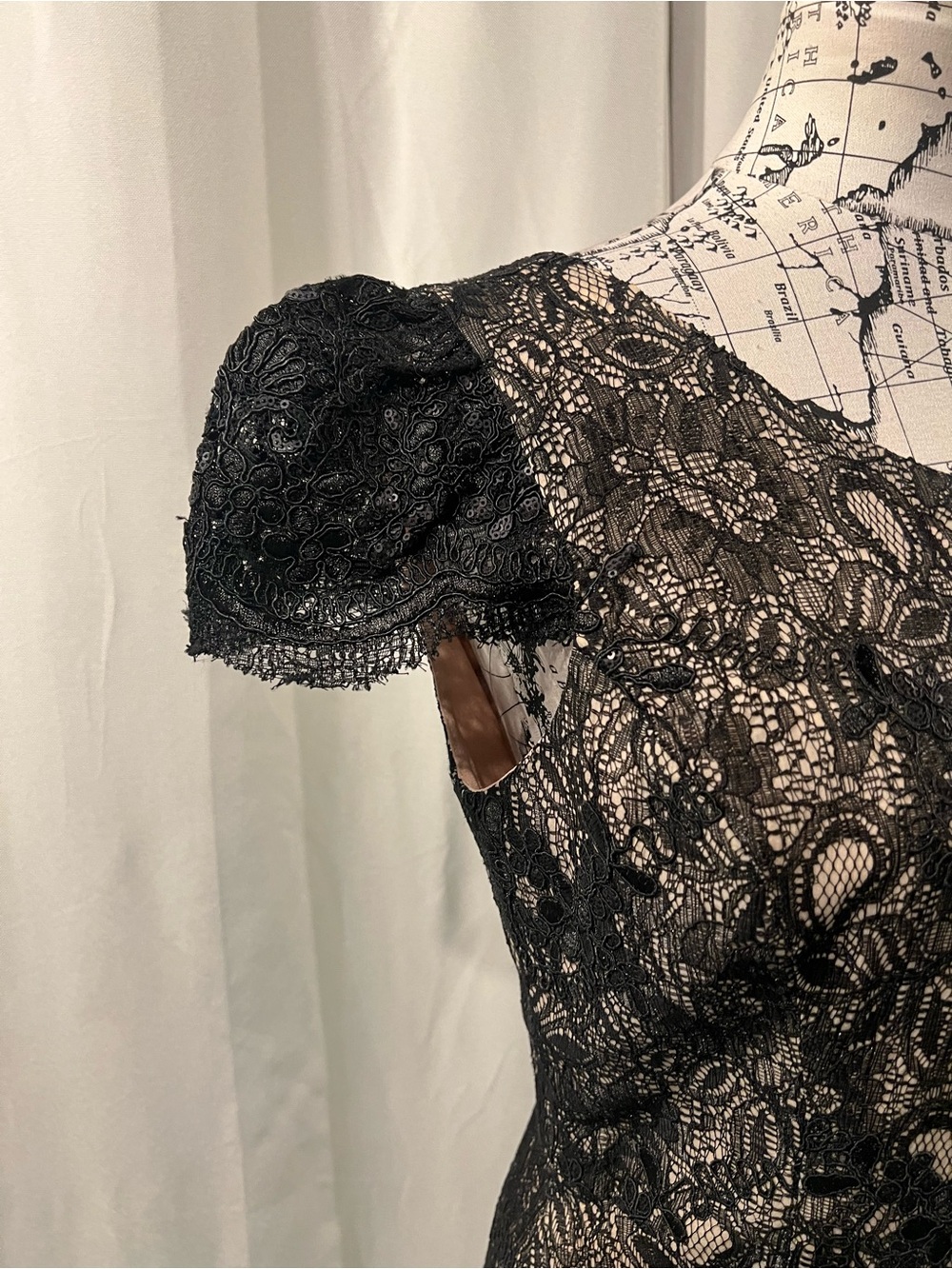 Dress the Population Black One-Shoulder Lace Cocktail Dress - Picture 2 of 11